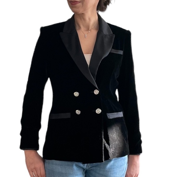 Bloomingdale’s Black Velvet Tuxedo Jacket - Picture 3 of 14